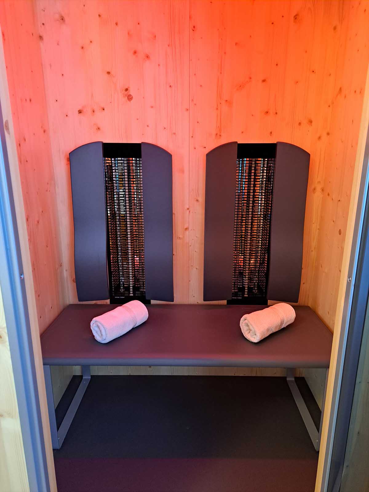 Schlafzimmer 1 mit Infrarotkabine.